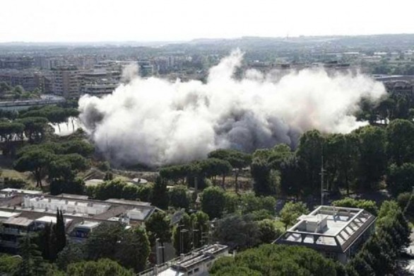 Il 24 luglio 2008 l'impianto sportivo costruito alla fine degli anni Cinquanta per le Olimpiadi di Roma del 1960 fu demolito per 